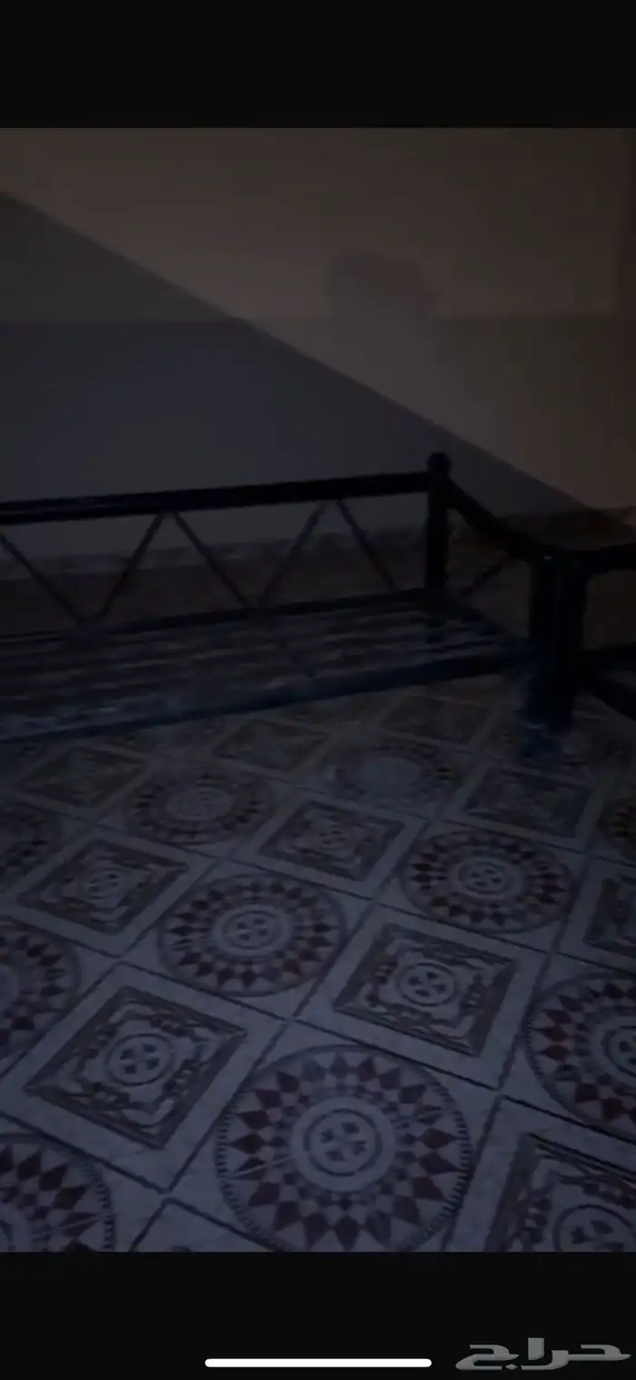 اثاث جلستين حديد و قاعدتين سرير 3