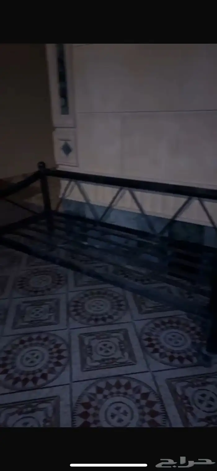 اثاث جلستين حديد و قاعدتين سرير 2