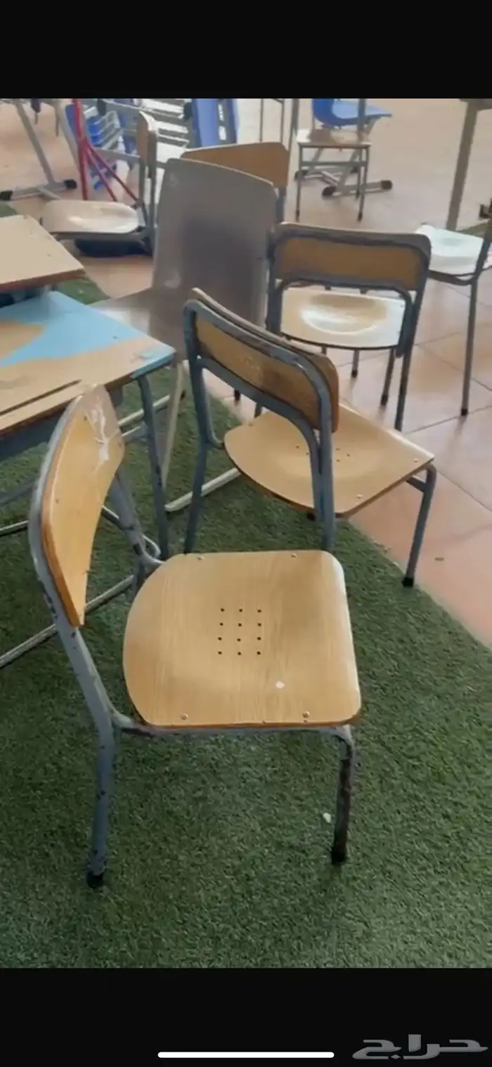 كراسي وطاولات مدرسية مستعمله للبيع اثاث 0