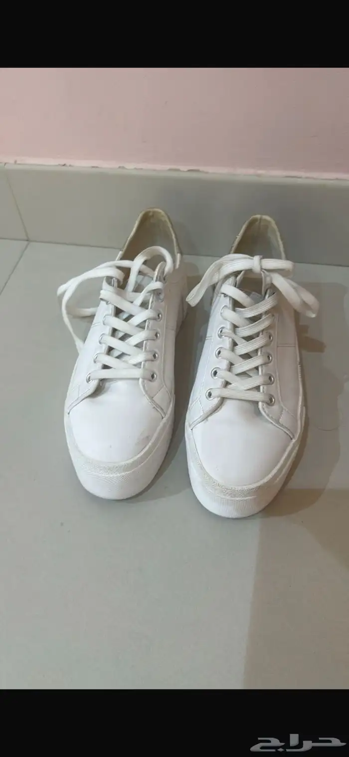 حذاء أبيض رياضي مقاس 37 0