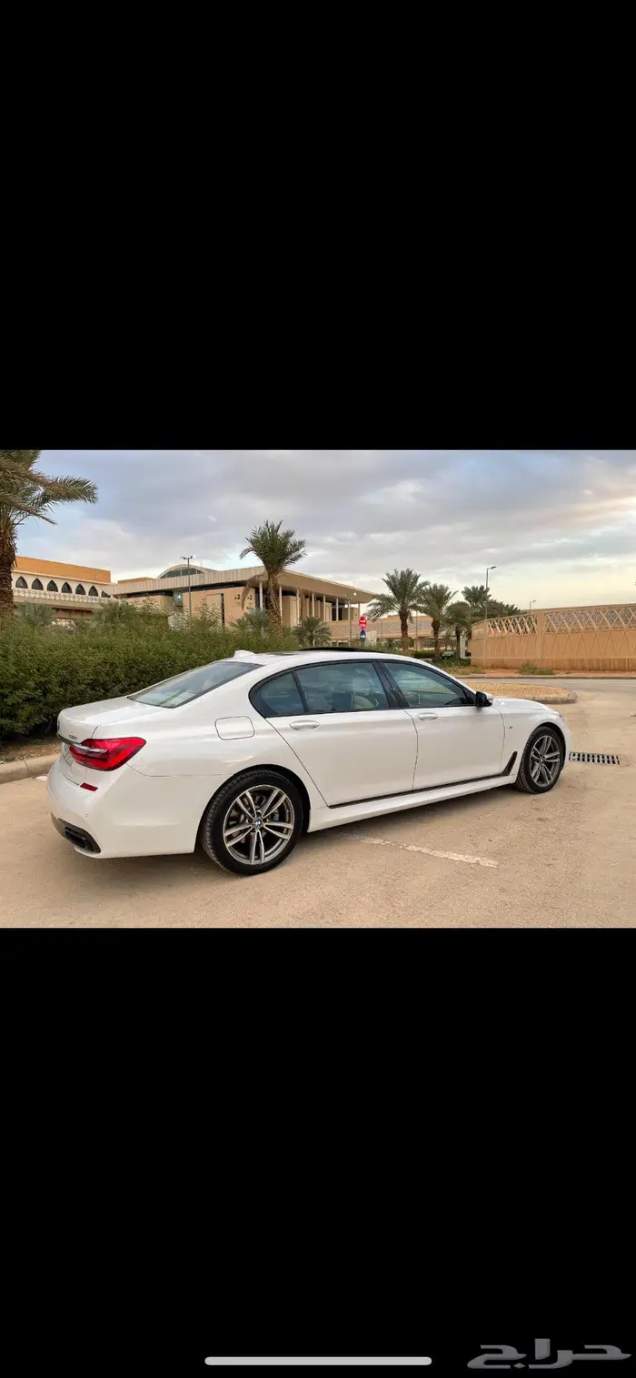سياره فخمه للايجار مع سواق 1