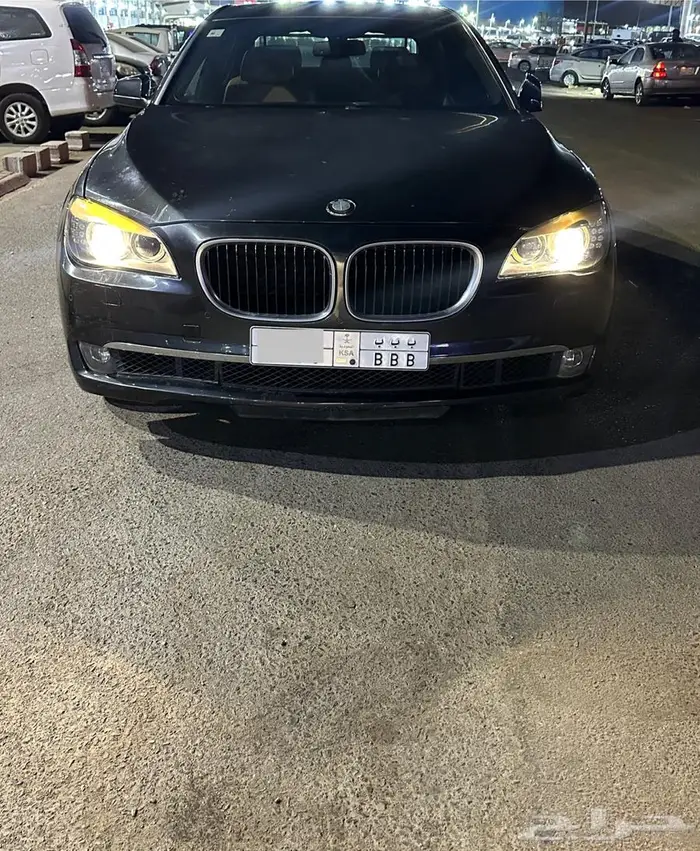 BMW 2012 740 فل اوبشن 2