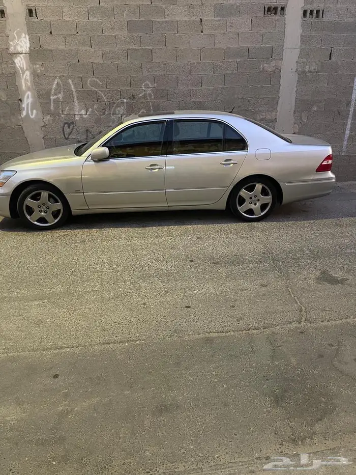 لكزس 2004 LS وارد اليابان مجرد عارض كلم الرقمين الموجوده 9