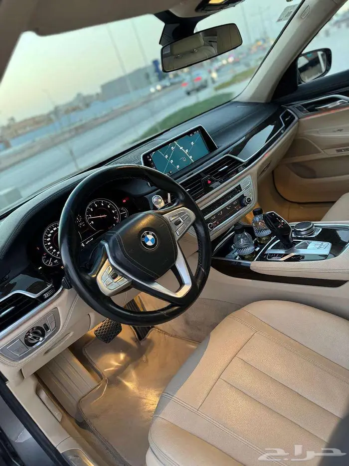 BMW 2017 نظيفة مصينة صيانة شاملة ثاني مالك 2 14