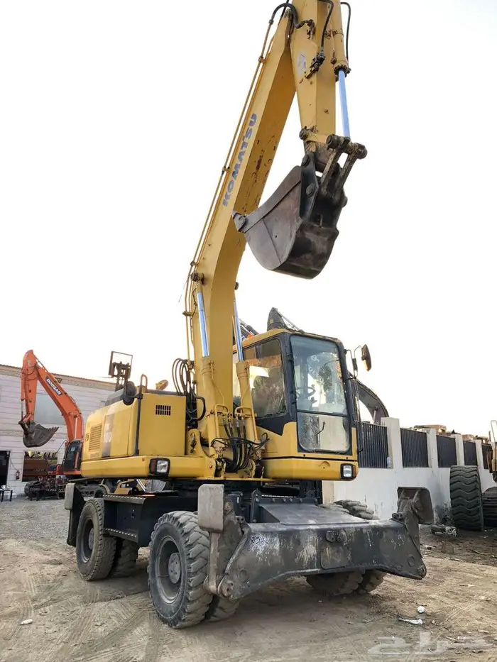 بوكلين كوماتسو180 كفرات موديل 2007 معرض رواد 2