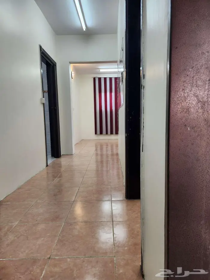 للايجار شقه كبيره مثل الدور بسطح 15