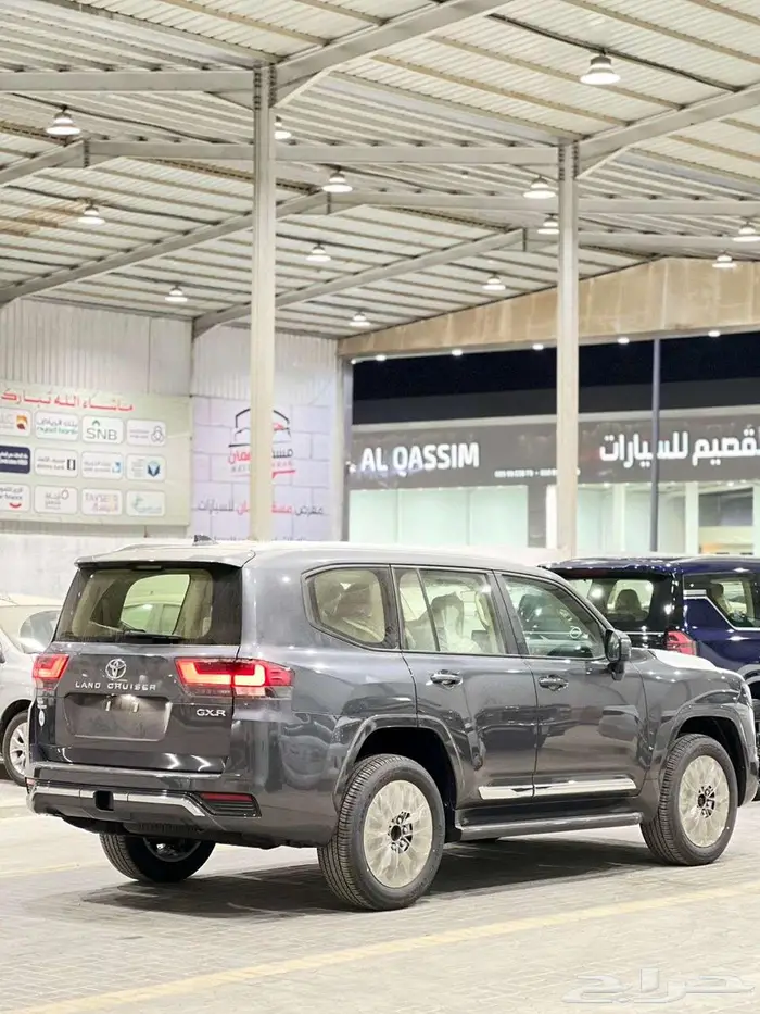 تويوتا لاندكروزر ( GXR 4 ) بنزين موديل 2025 13