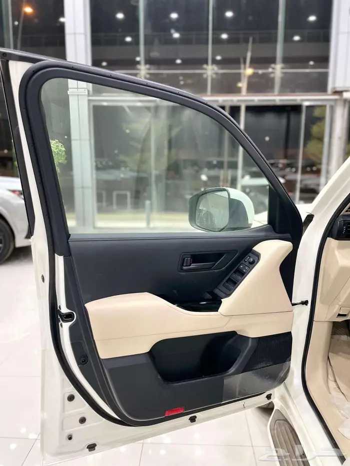 تويوتا لاندكروزر GXR L2 ديزل سعودي 2025 8