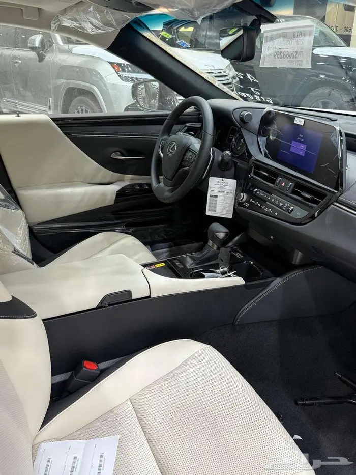 لكزس ES 250 AA بنزين سعودي 2025 21
