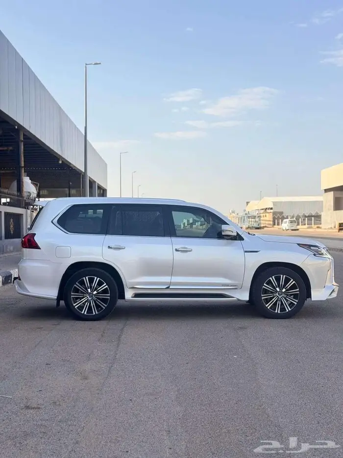 لكزس 2018 LX570 4