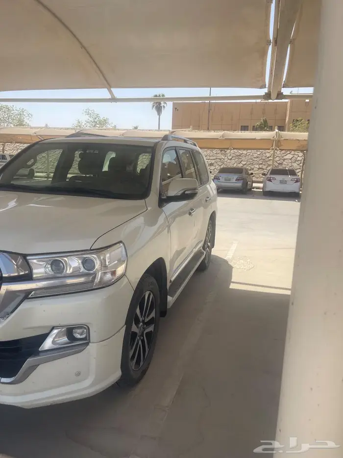 لاندكروزر GXR ديزل 2019 0