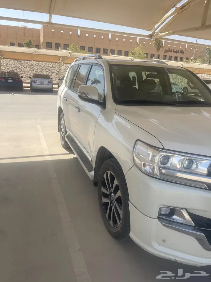 لاندكروزر GXR ديزل 2019 1