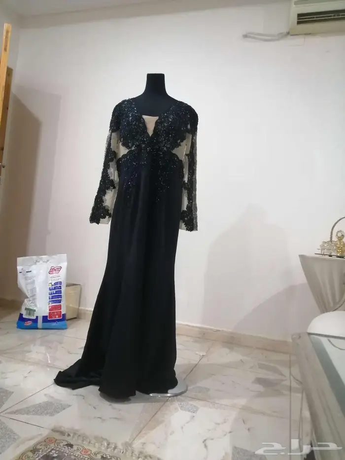 فساتين نظيفة جدا للبيع 0