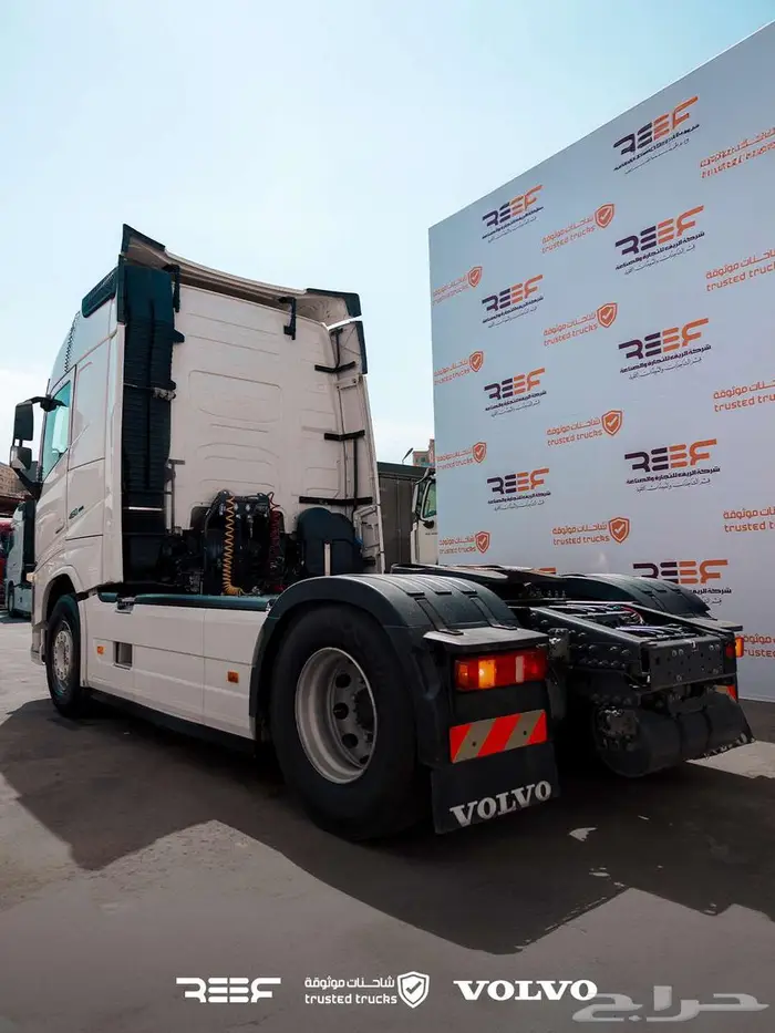 راس شاحنة فولفو VOLVO 2021 5