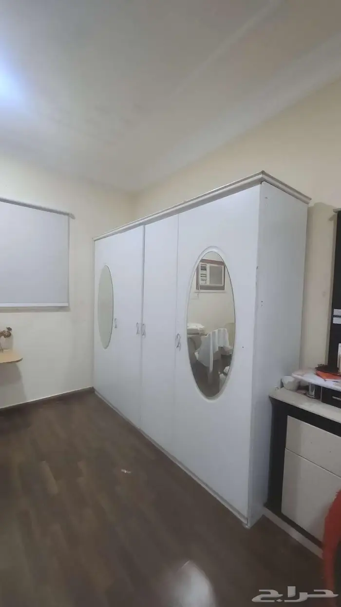 دولاب ملابس نظيف 2