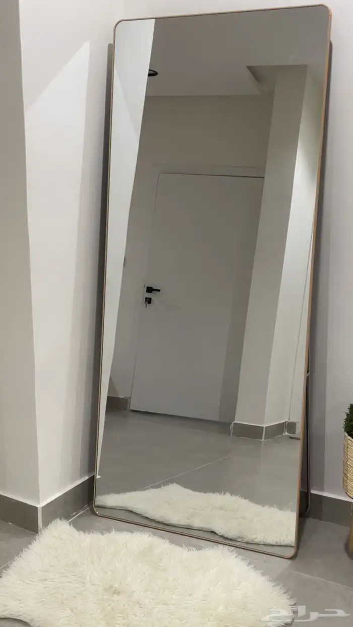 مرايه مداخل كبيره استخدام قليل جدا طولها 176وعرضها77 2