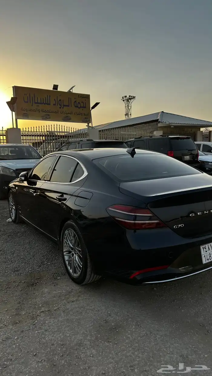 جنسس G70 2021 ازرق غامق رويال 7