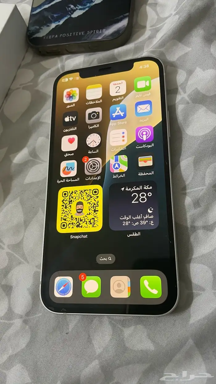 ايفون 12 العادي نظيف 4