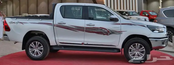 هيلوكس بنزين توماتيك 2.7 دبل S-GLX 2025 7