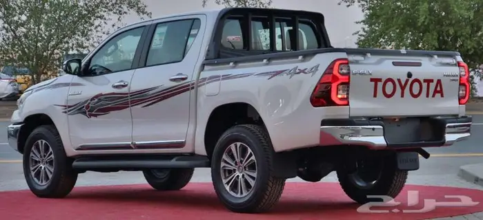 هيلوكس بنزين توماتيك 2.7 دبل S-GLX 2025 8