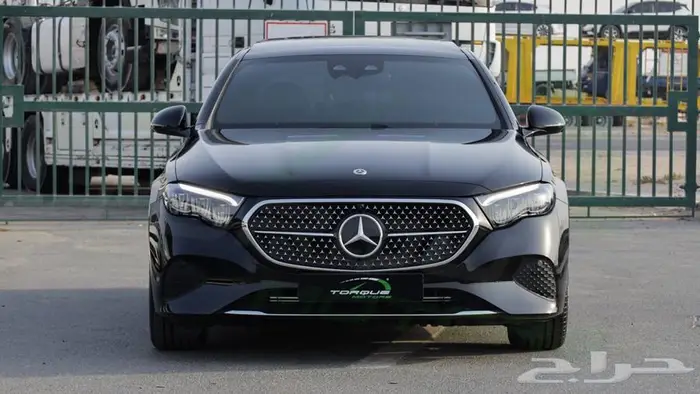 2025 MERCEDES-BENZ E 200 2.0L RWD اصفار مع ضمان 2