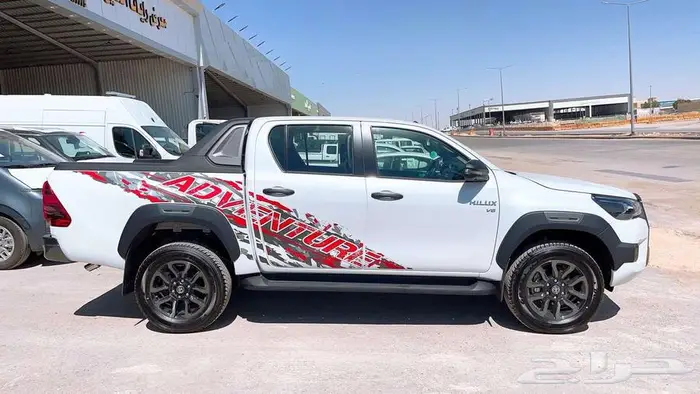 تويوتا هايلوكس غمارتين ادفنشر بنزين خليجي 2025 3