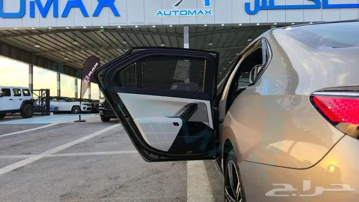 2026 بي ام دبليو 735i M خليجي اصفار مع ضمان الوكيل 44