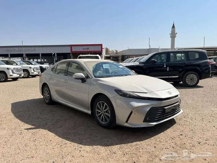 كامري E هايبرد 2025 نقد وتقسيط 1