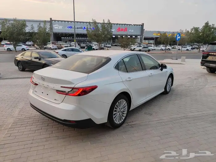 تويوتا كامري E-PLUS هايبرد 2025 12