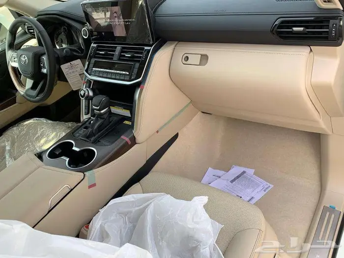 تويوتا لاندكروزر GXR بنزين رقم 4 سعودي 2024 14