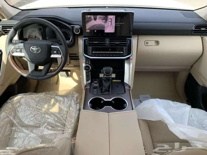 تويوتا لاندكروزر GXR بنزين رقم 4 سعودي 2024 5