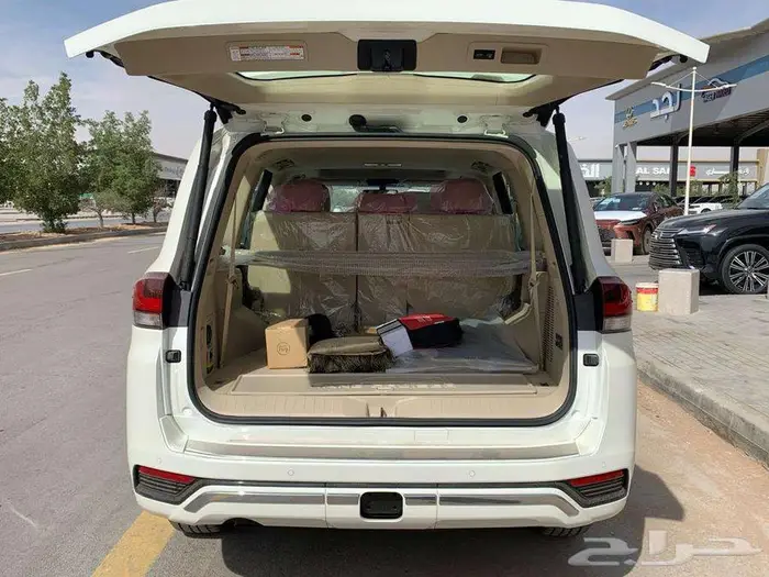 تويوتا لاندكروزر GXR بنزين رقم 4 سعودي 2024 8