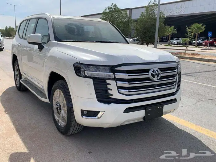 تويوتا لاندكروزر GXR بنزين رقم 4 سعودي 2024 1
