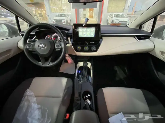 تويوتا كورولا 2.0 2025 XLI 3