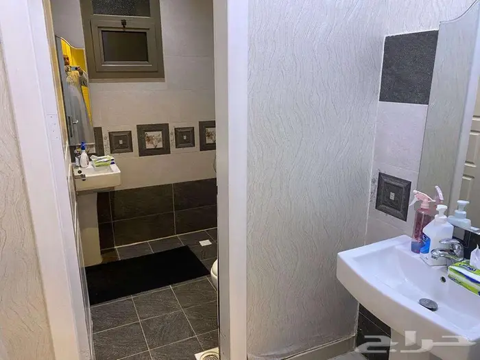 للبيع دور اول حي المصيف 6