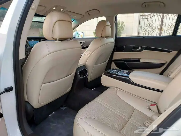 2017 Kia Quoris كيا كوريس V6 نظيفة 9