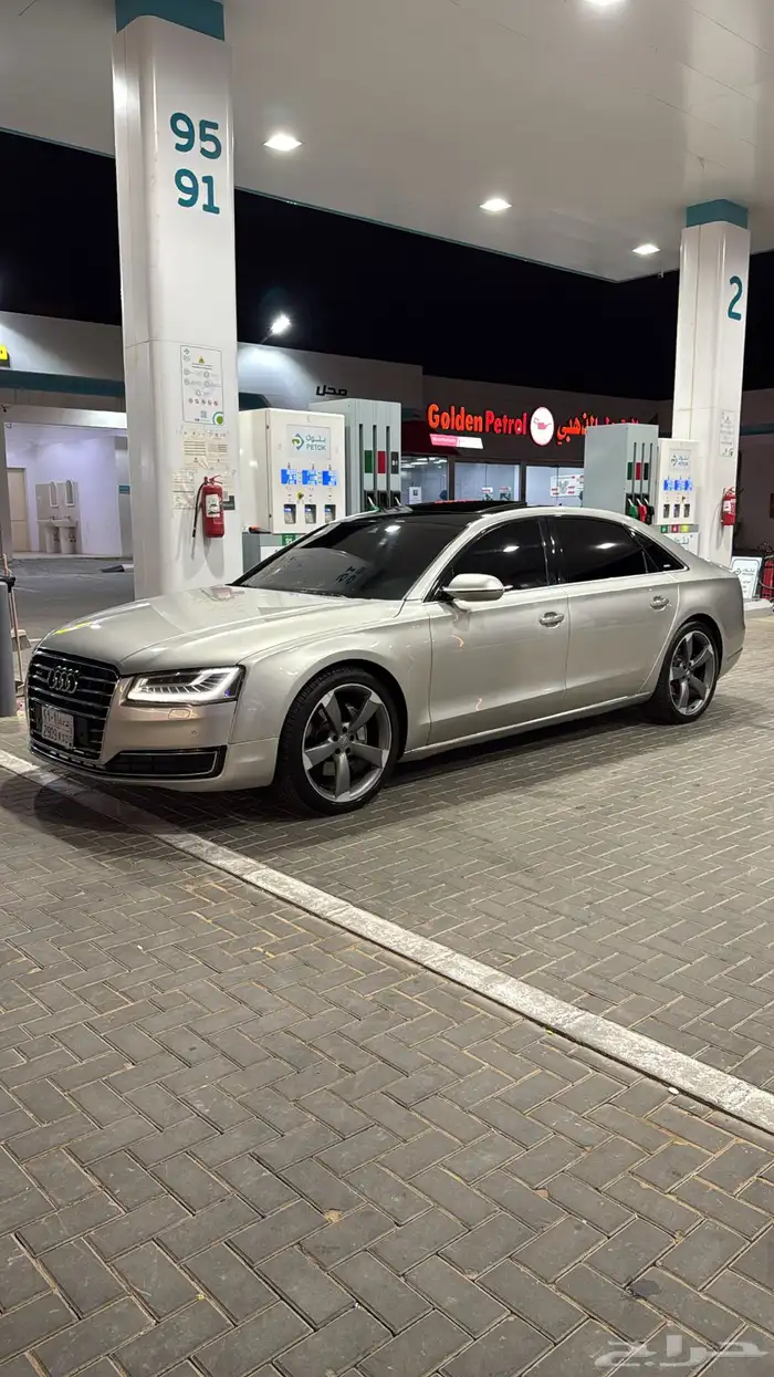 اودي A8 1