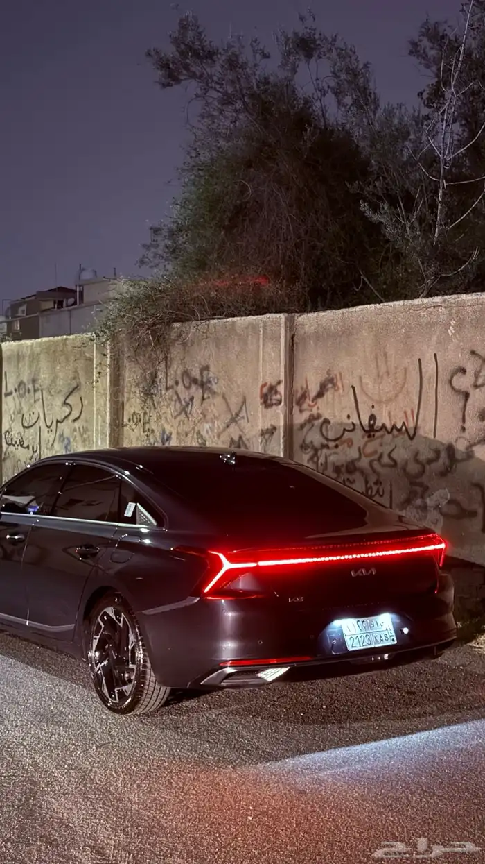 كيا كي 8 8