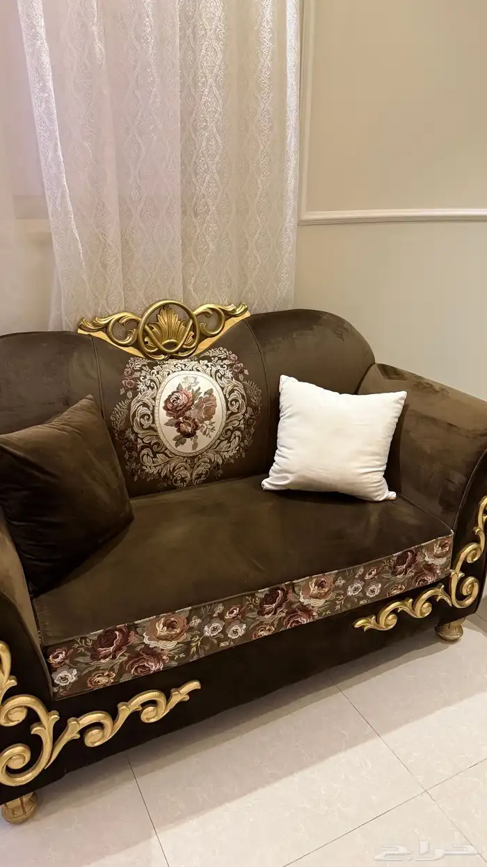 كنب نظيف للبيع بسعر مناسب 4