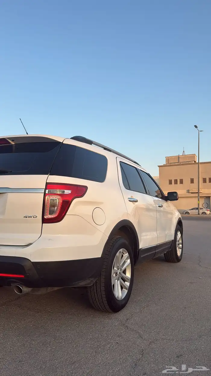 فورد اكسبلورر نظيف 2015 7