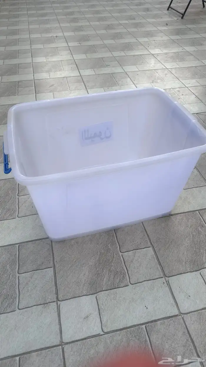 علب بلاستيكية بأحجام مختلفة 0