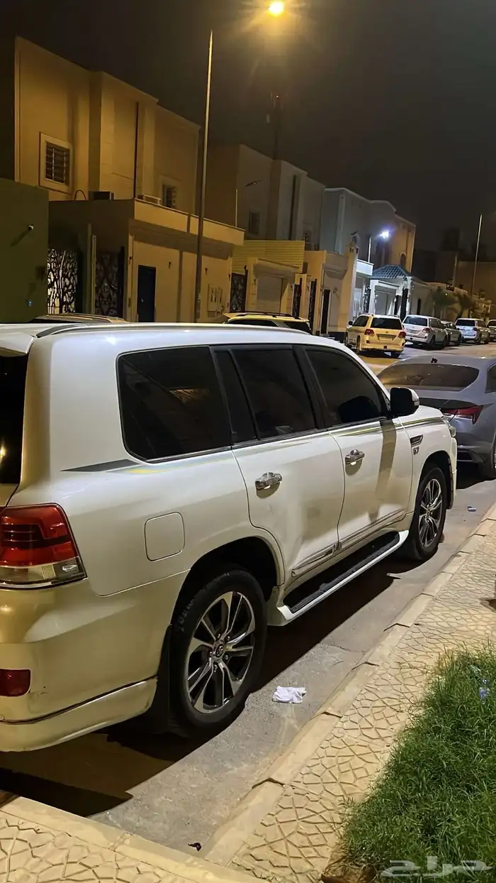 لاندكروزر تيوتا 2