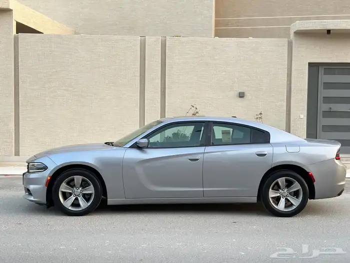 للبيع دوج تشارجر 2016 sxt فل فتحة 11