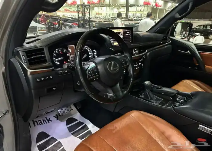 لكزس LX570 موديل 2018 فل كامل نضيف جدا 12