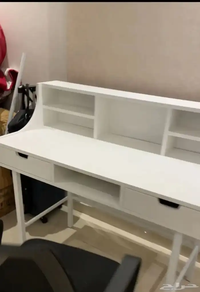 مكتب ابيض 0