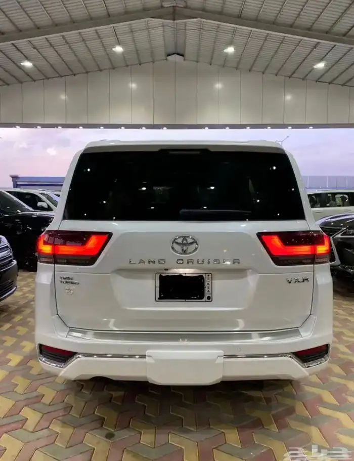 لاندكروزر VXR 2024 سعودي 4