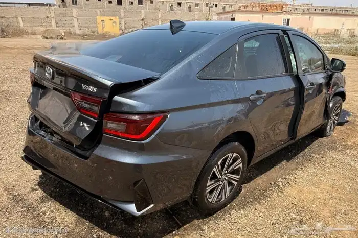للبيع يارس بصمة 2024 مصدومة 4