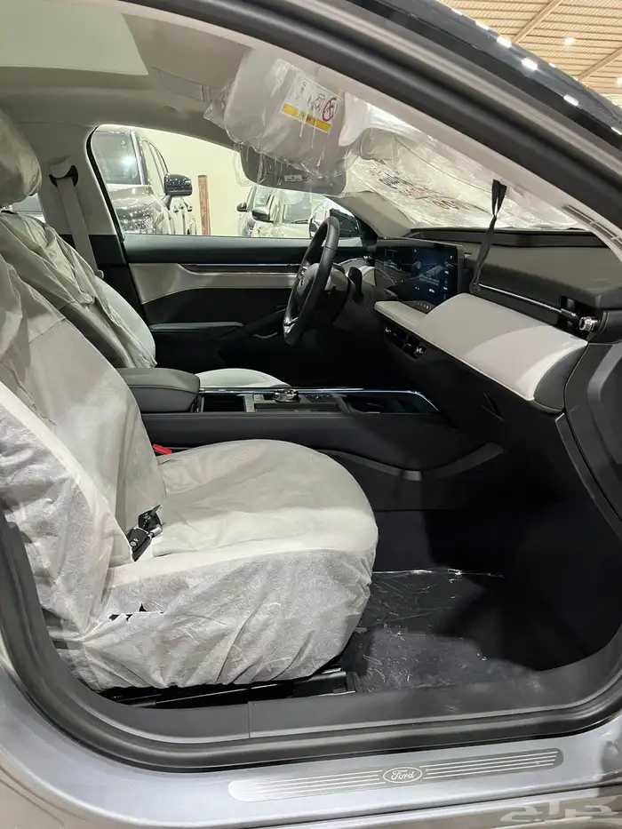 عرض خاص فورد تورس تيتانيوم 2026 جاهز 142400 13