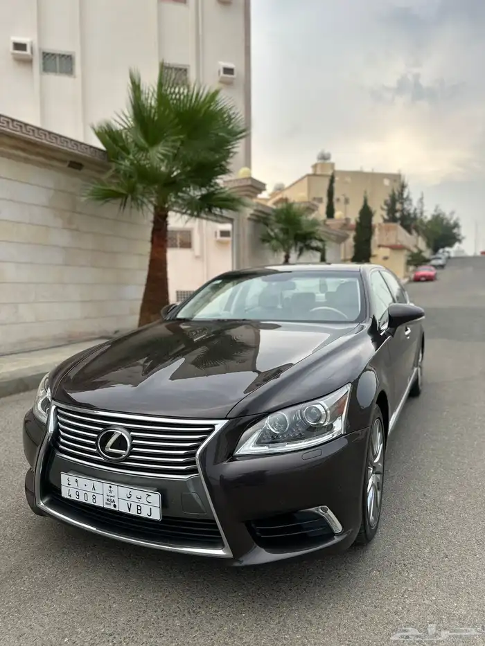 لكزس LS 460 موديل 2013 نظيف جدا 7