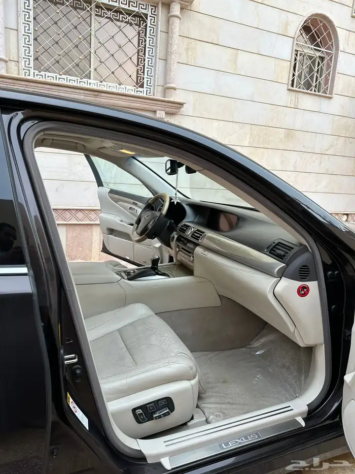 لكزس LS 460 موديل 2013 نظيف جدا 30